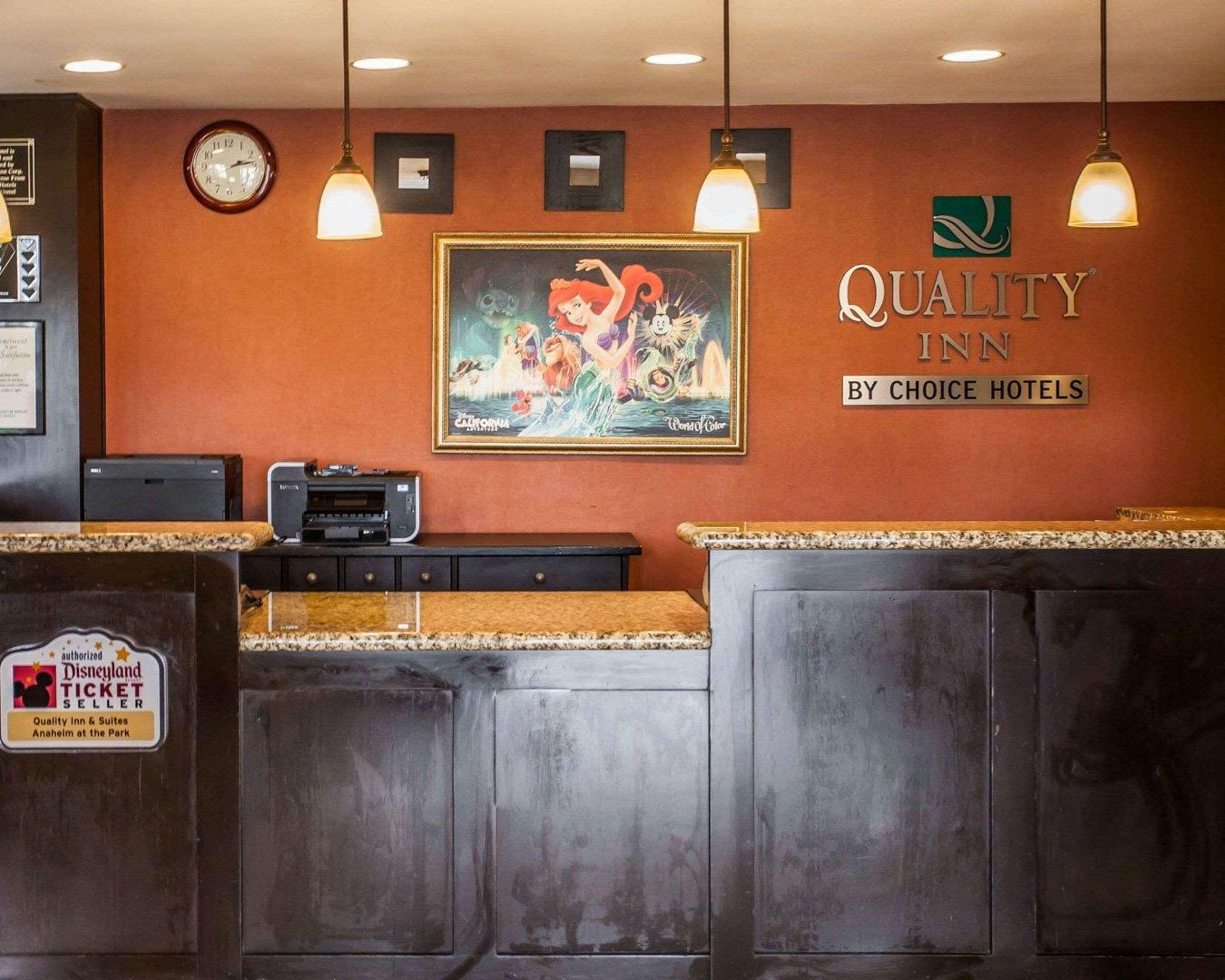 Quality Inn & Suites Anaheim At The Park Kültér fotó