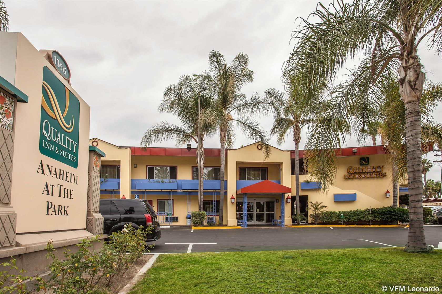 Quality Inn & Suites Anaheim At The Park Kültér fotó