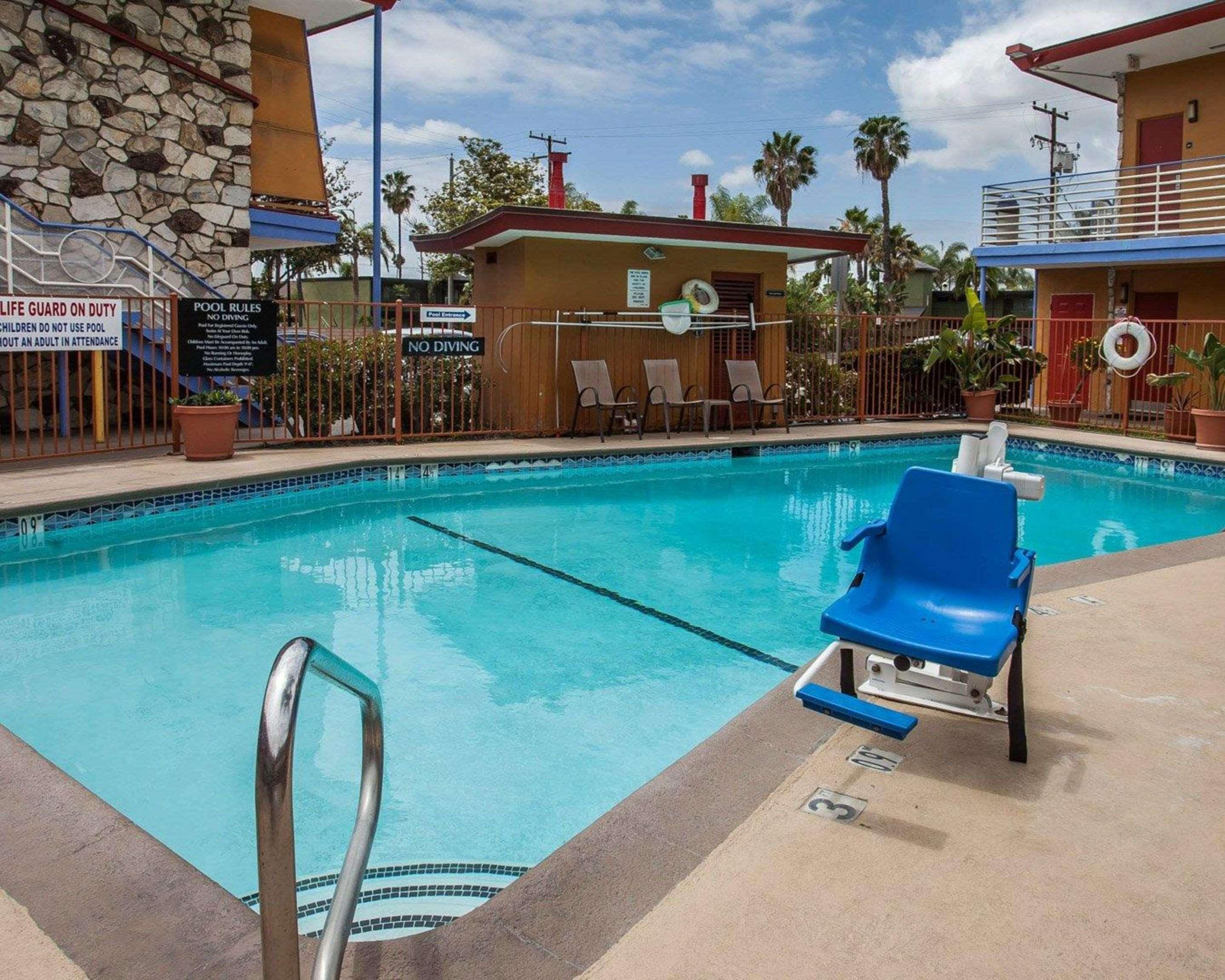 Quality Inn & Suites Anaheim At The Park Kültér fotó