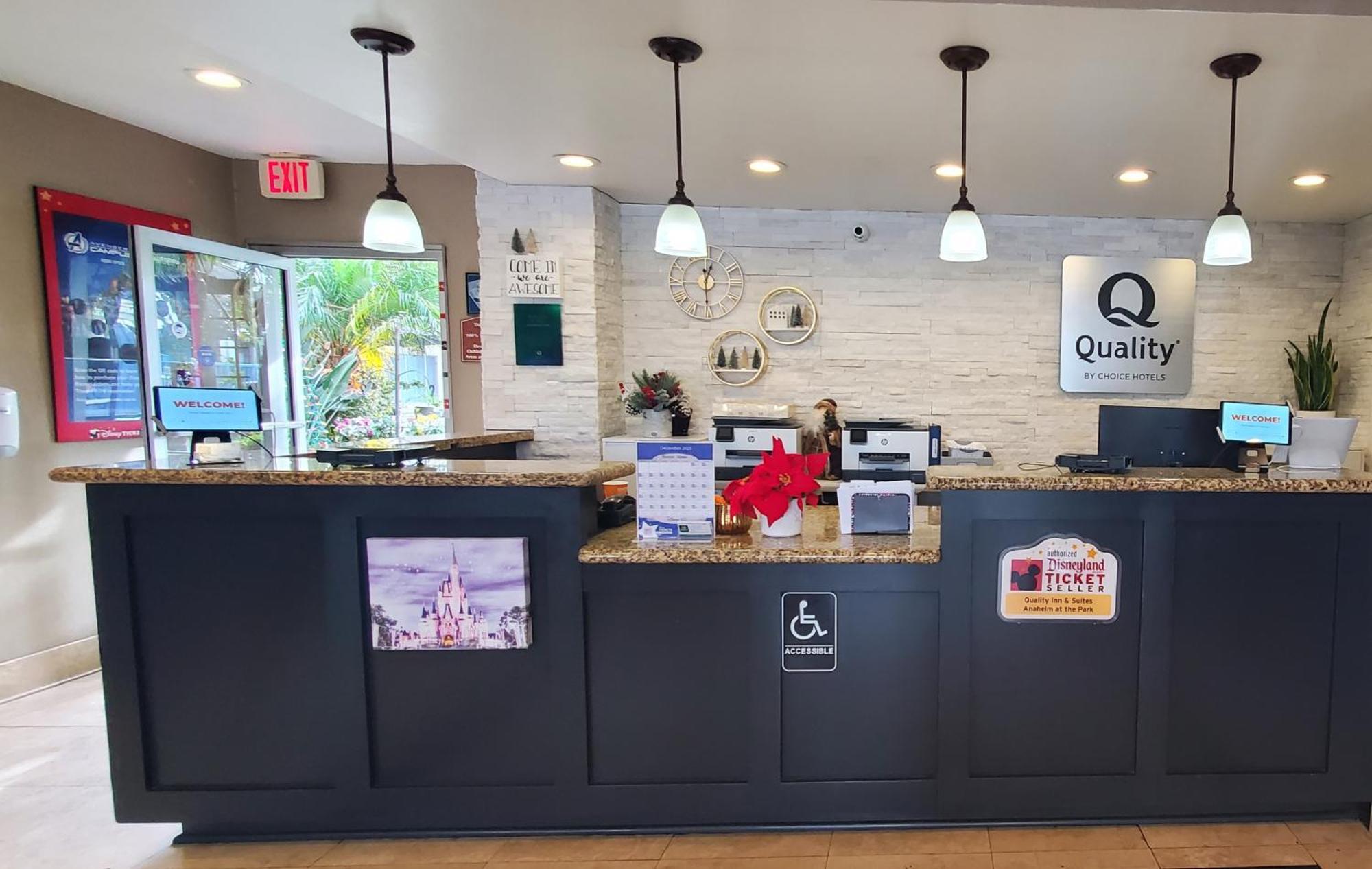 Quality Inn & Suites Anaheim At The Park Kültér fotó